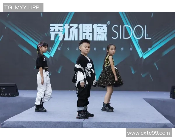 足球明星联手打造震撼特效展现帅气风采引领潮流新风尚