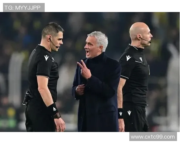 足球明星因表现不佳遭球迷批评引发热议是谁引发了众多讨论和争议